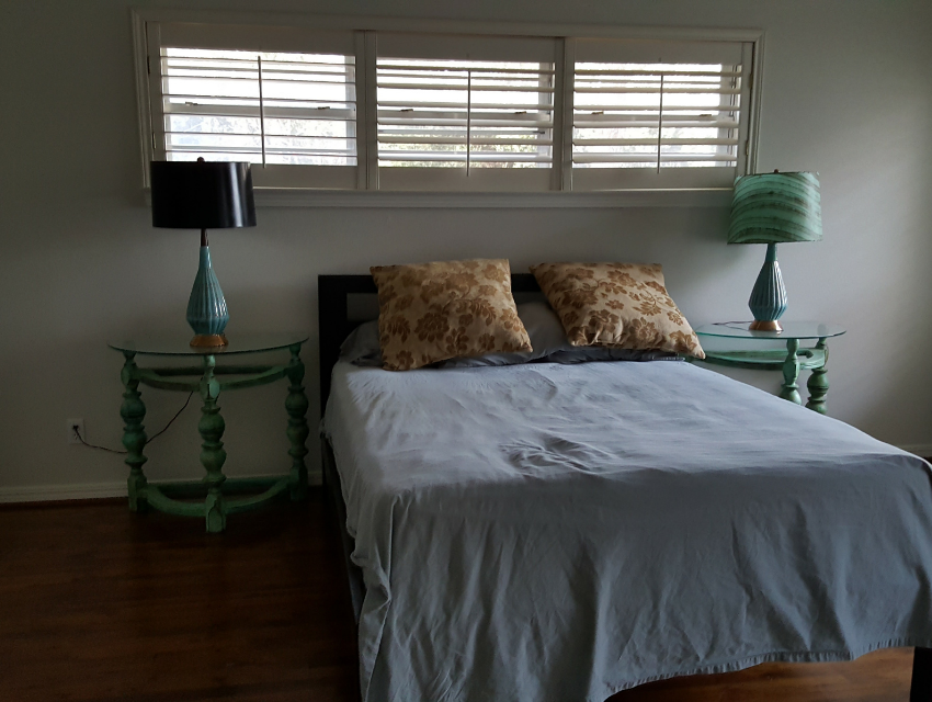 dallas home before renovations 
property listing real estate market bedroom has potential